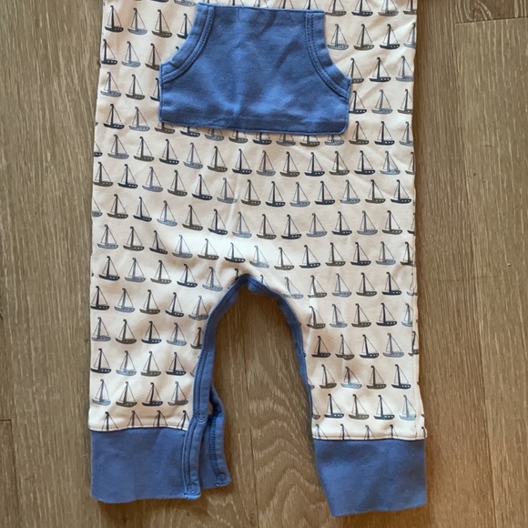 Feather Baby 🪶 romper - Picture 2 of 2